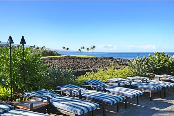 Luxury Ocean Lounge Chairs