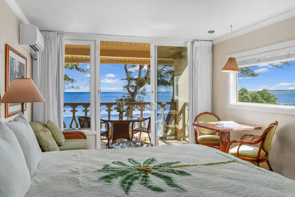 Wake Up To Breathtaking Ocean Horizons