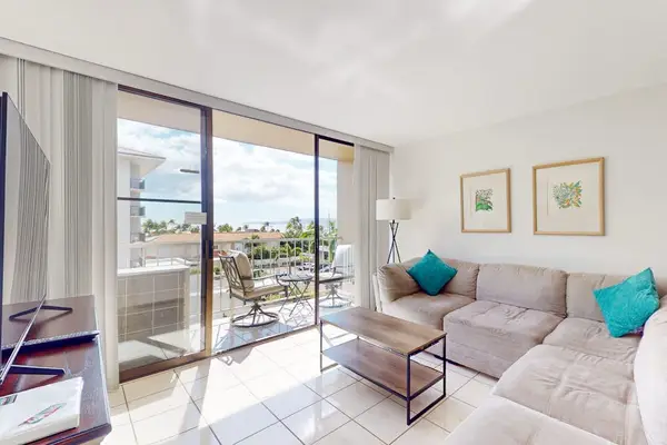 Bright Living Room With Lanai Access