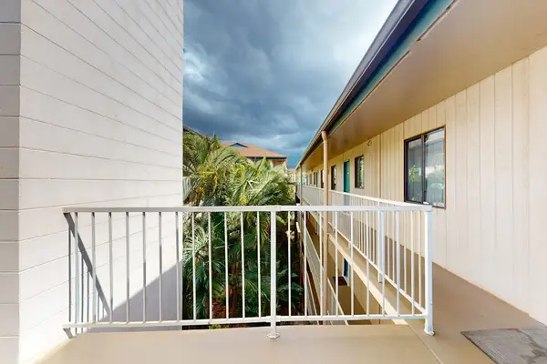 Private Entrance To Your Vacation Retreat