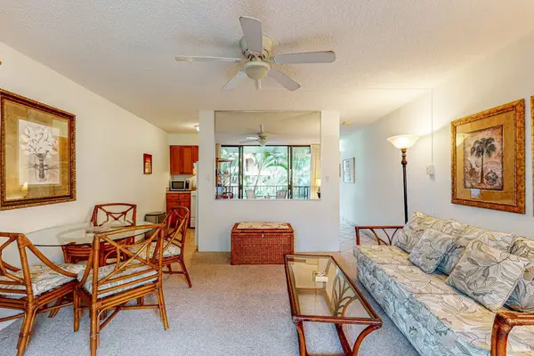 Spacious Living Room To Unwind