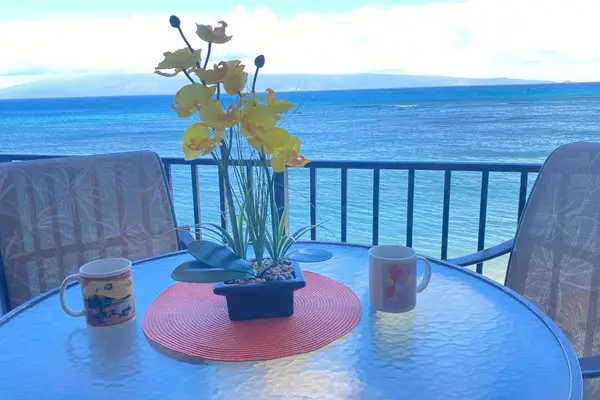 Oceanfront Balcony Lounge