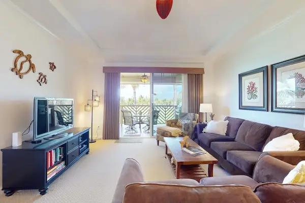 Bright Living Room With Lanai Access