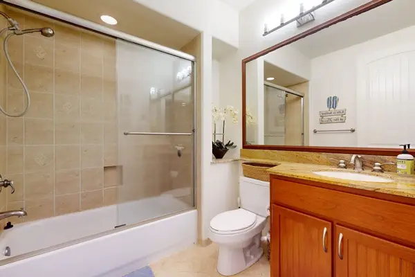 Spa Style Bathroom With Soaking Tub
