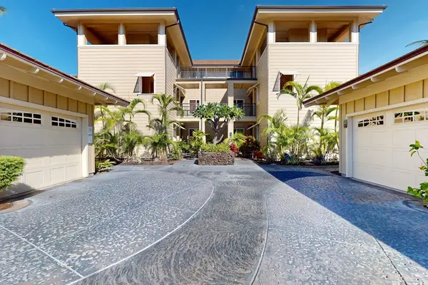 Elegant Resort Style Arrival Court
