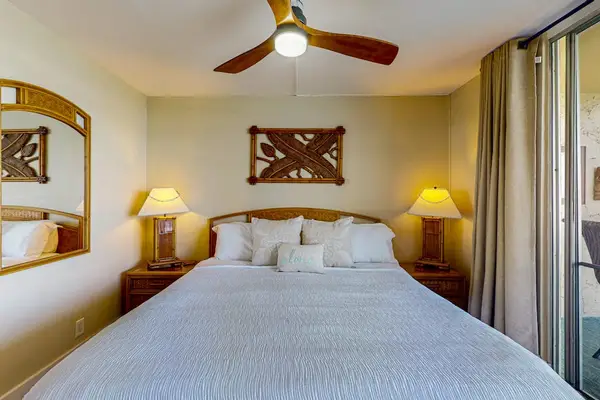 Beds can be configured into two king beds or one king bed and two twin beds. - Guest bedroom either two twins or a king bed.