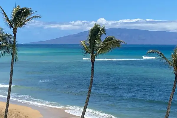 Views of the islands and while you walk on the sandy beaches.
