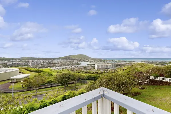 Unwind outdoors with Koko Head Crater creating a memorable natural backdrop.