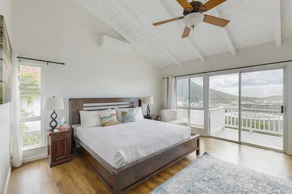 Wake up refreshed in a comfortable king bed while enjoying a stunning view.