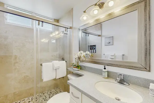 Enjoy a bright and welcoming space for your daily routine.