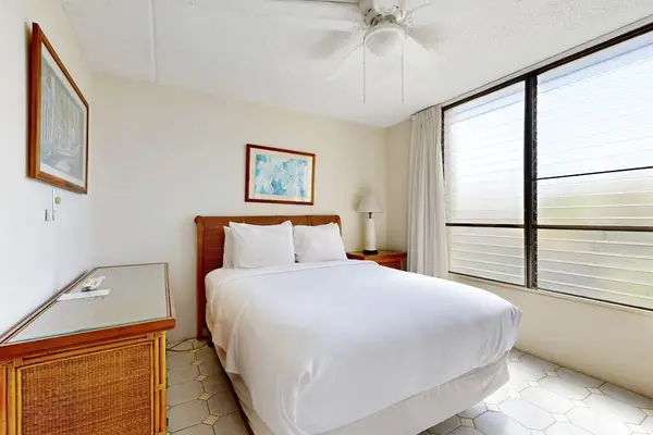 Comfortable Queen Bed for Restful Nights