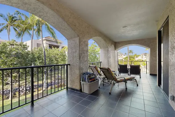 ip your morning coffee while surrounded by lush tropical scenery