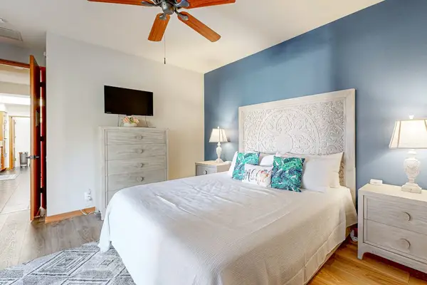 Cozy guest retreat with a peaceful island feel.