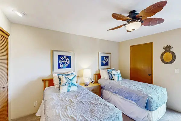 Twin bedroom perfect for family or friends