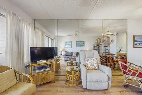 Spacious Living Room For Gathering