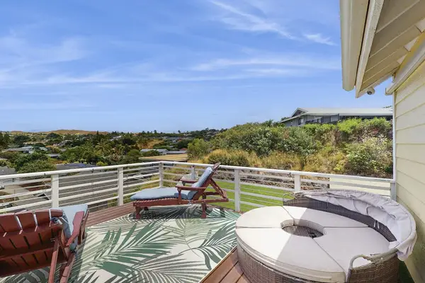 Views for as long as the eye can see from your lanai with plenty of seating for the entire family.