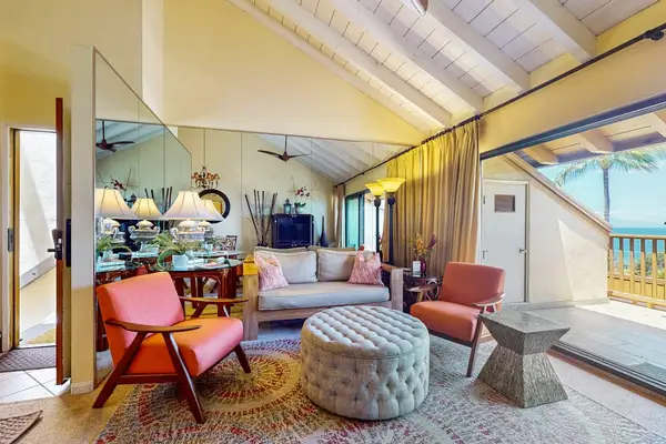 Bright Island Living Room Retreat