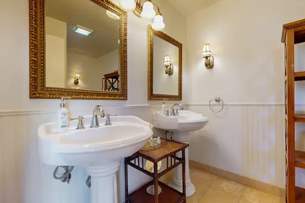 Double Vanity Bathroom Suite
