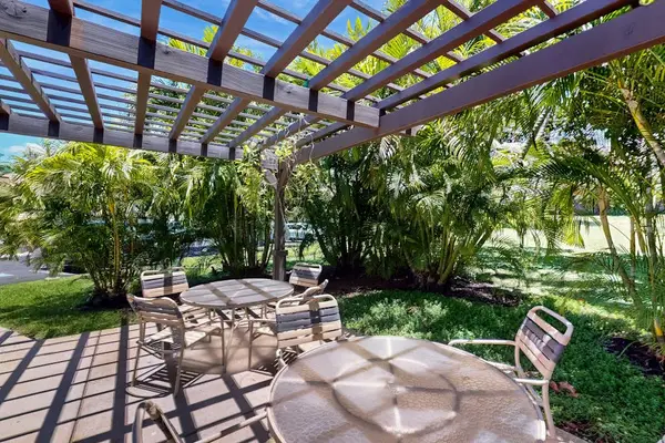 Covered Picnic Pavilion Retreat