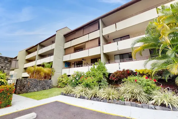 Beautifully Landscaped Resort Courtyard