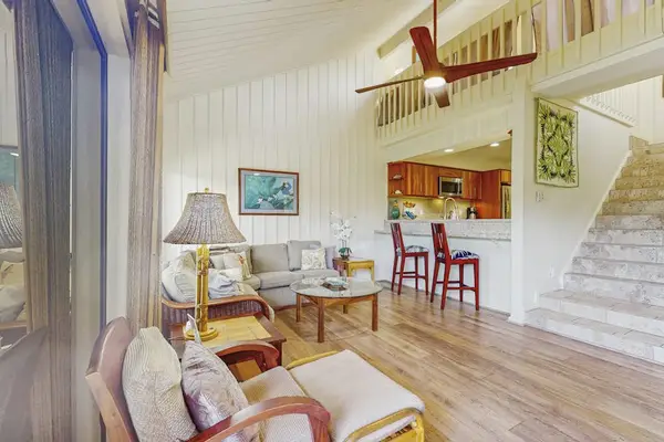 Spacious Great Room For Gathering