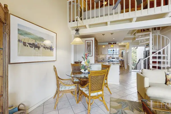 Island Dining Beneath Vaulted Ceilings