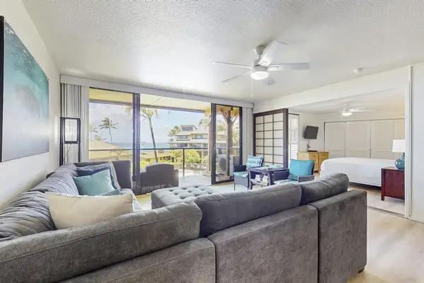 Bright Living Area Sanctuary For Effortless Unwinding