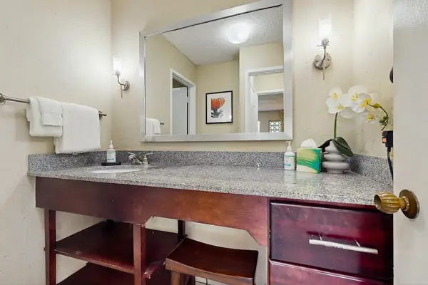 Spacious Double Vanity for a Relaxing Start