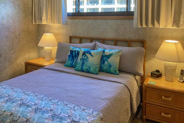 Inviting Bedroom With Tropical Comfort