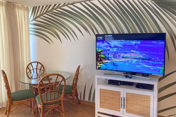 Dine With Island Entertainment