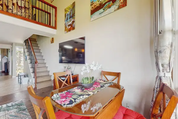Cozy Dining Nook For Memorable Meals