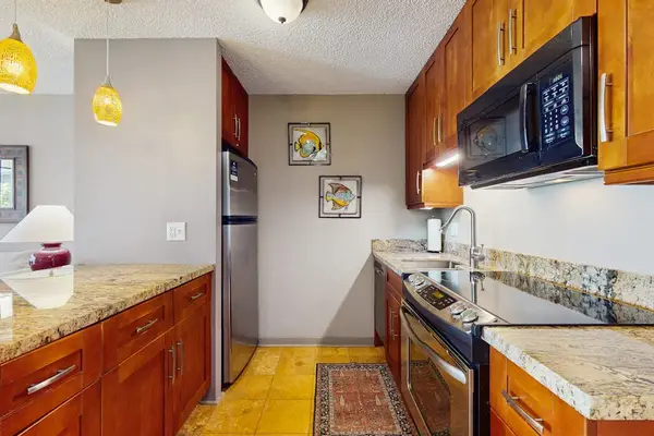 Well Appointed Island Kitchen