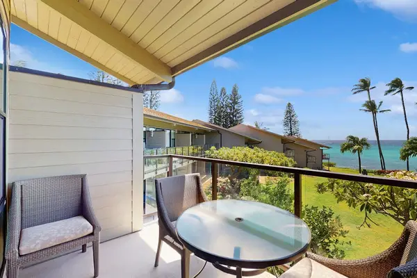 Relax on the lanai with tropical views