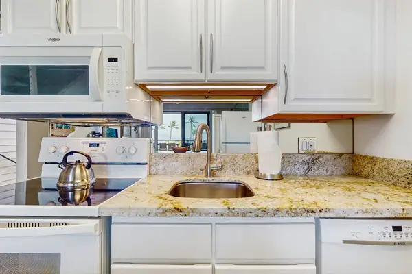 Updated fully stocked kitchen for all of the chef's needs.