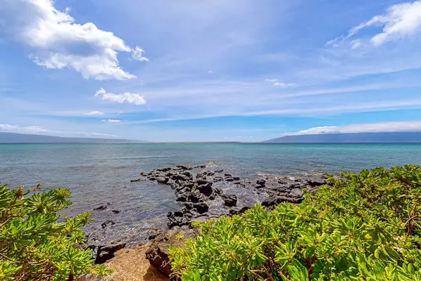 Mahina Surf Resort tropical paradise