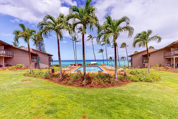 Mahina Surf Resort tropical paradise