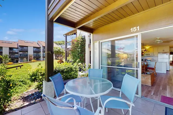 Outdoor Dining With Resort Views