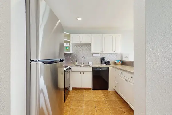 When mealtime arrives, surprise your guests with exquisite homemade meals prepared in the well-appointed kitchen - it has all the essentials you need to channel your inner chef.