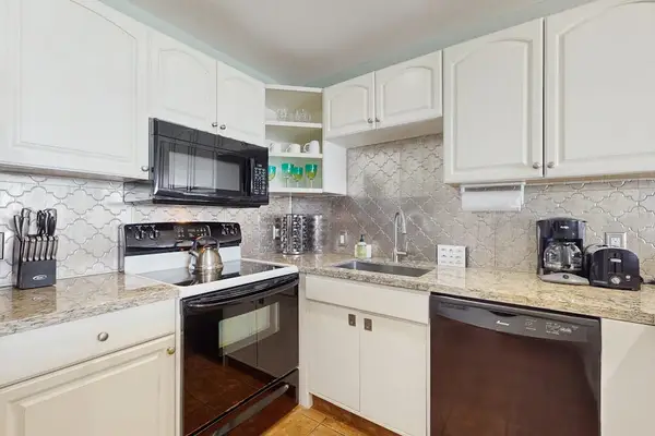 When mealtime arrives, surprise your guests with exquisite homemade meals prepared in the well-appointed kitchen - it has all the essentials you need to channel your inner chef.