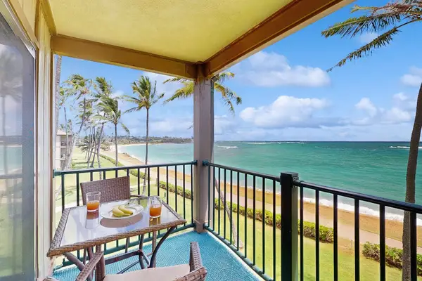 Private oceanfront lanai where you can unwind with a refreshing beverage while enjoying the superb views of the Coconut Coast and the lushly landscaped 12 acres of the Pono Kai Resort.