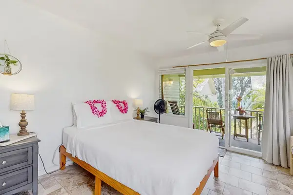 Bright Coastal Studio Retreat