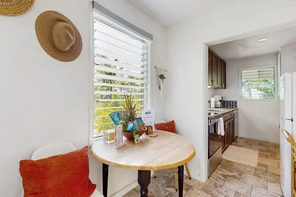 Charming Breakfast Corner Retreat