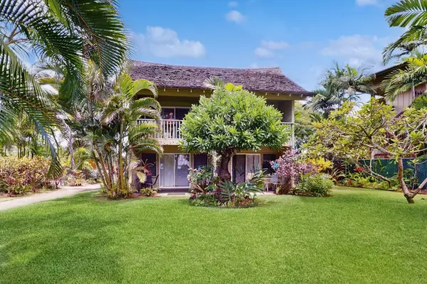 Charming Tropical Cottage Entrance