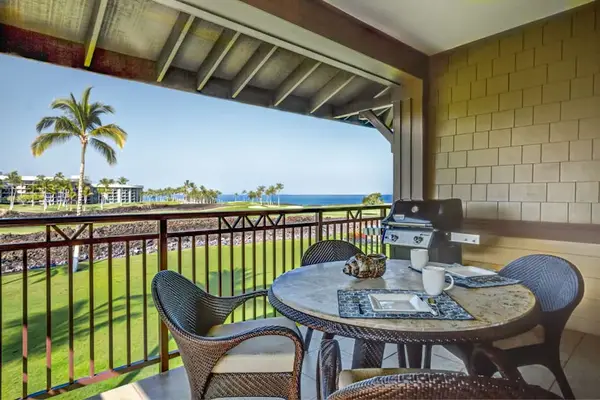 Covered Private Lanai with Outdoor Dining & Scenic Ocean Views