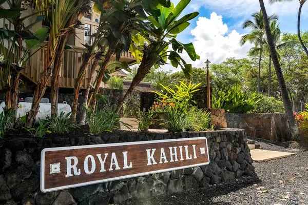 Royal Kahili entrance