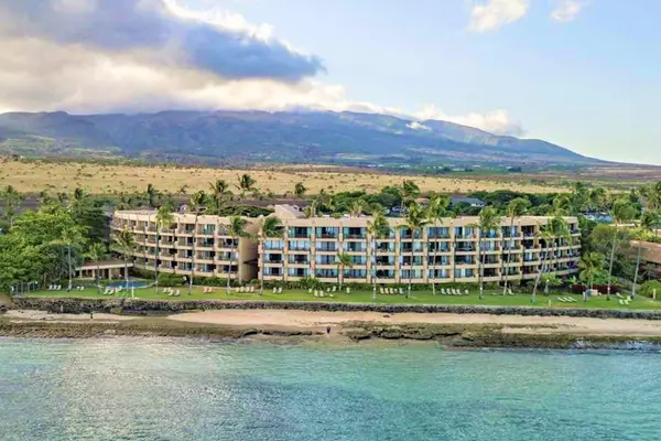Sweeping Views Of Maui's Coastline