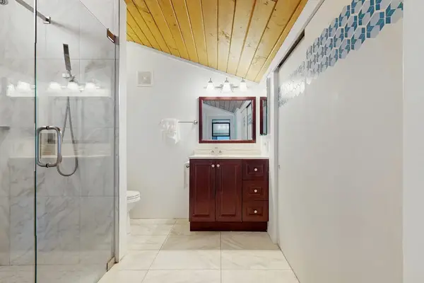 Elegant Tiled Bathroom Retreat
