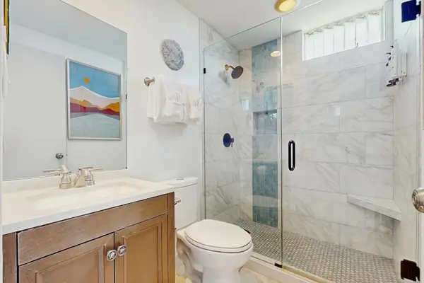 Contemporary Bathroom With Walk In Shower