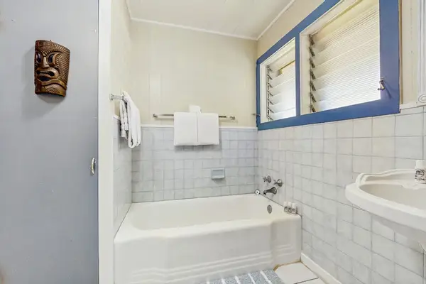 Clean And Comfortable Shower And Bath