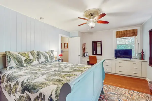 Relaxing Bedroom With Classic Island Charm
